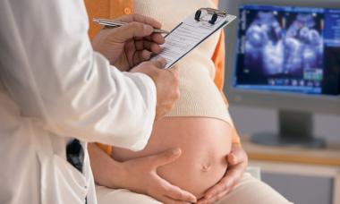 Is it possible to use Flucostat in early and late pregnancy?