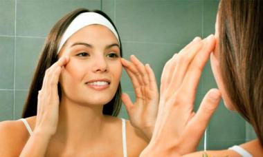Anti-aging masaža lica: masaža prstima