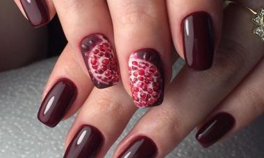 Matte burgundy manicure - fashion trends for long and short nails